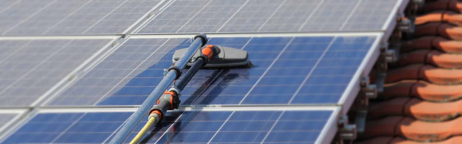 Reinigung von Photovoltaik-Sonnenkollektoren